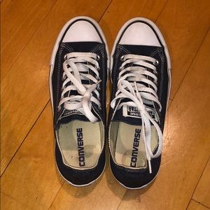 Lowtop Navy Converse All Stars